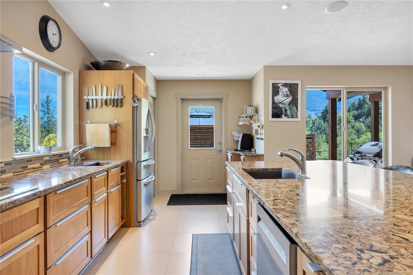 1680 Peligren Pl, Qualicum Beach, BC