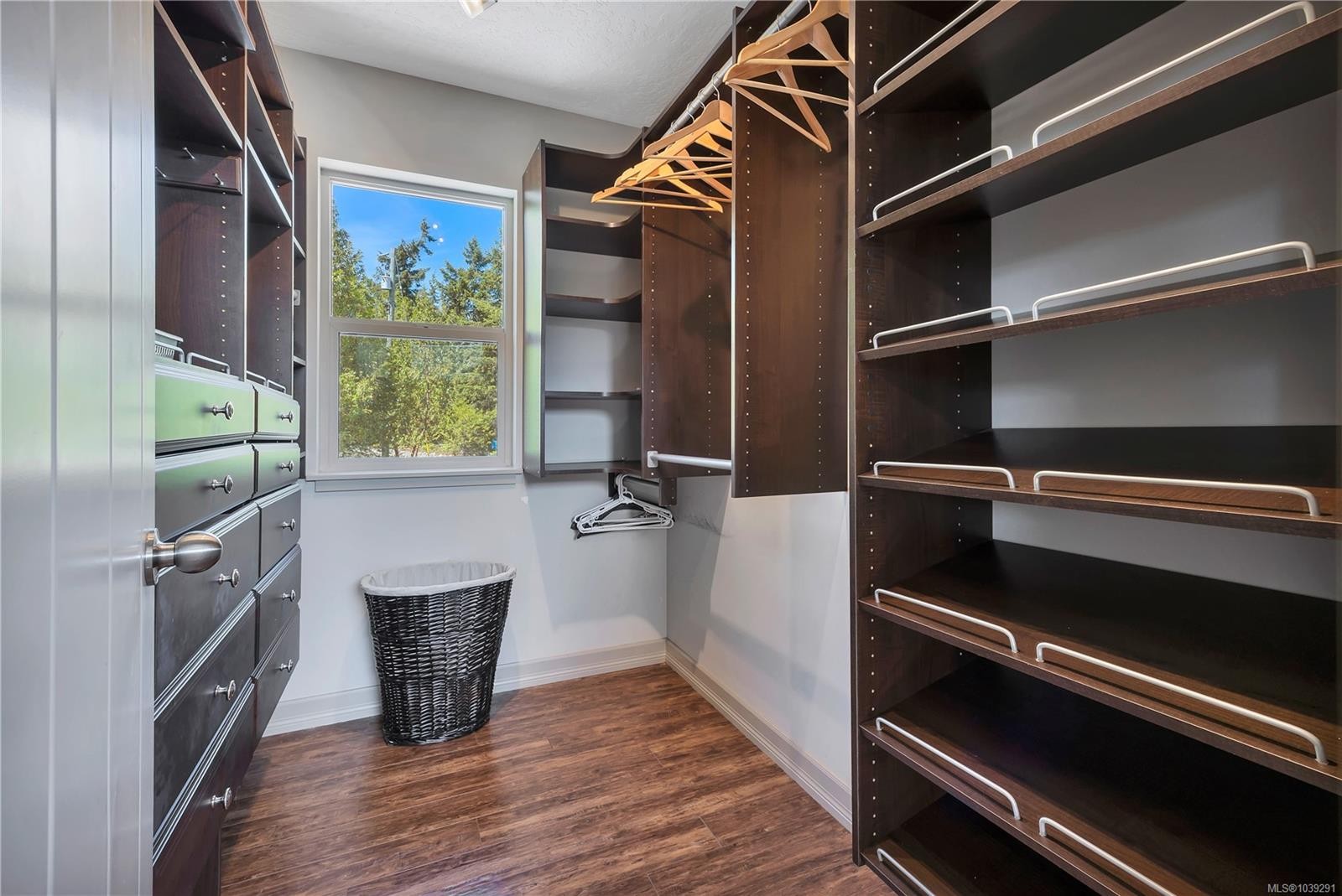 1680 Peligren Pl, Qualicum Beach, BC