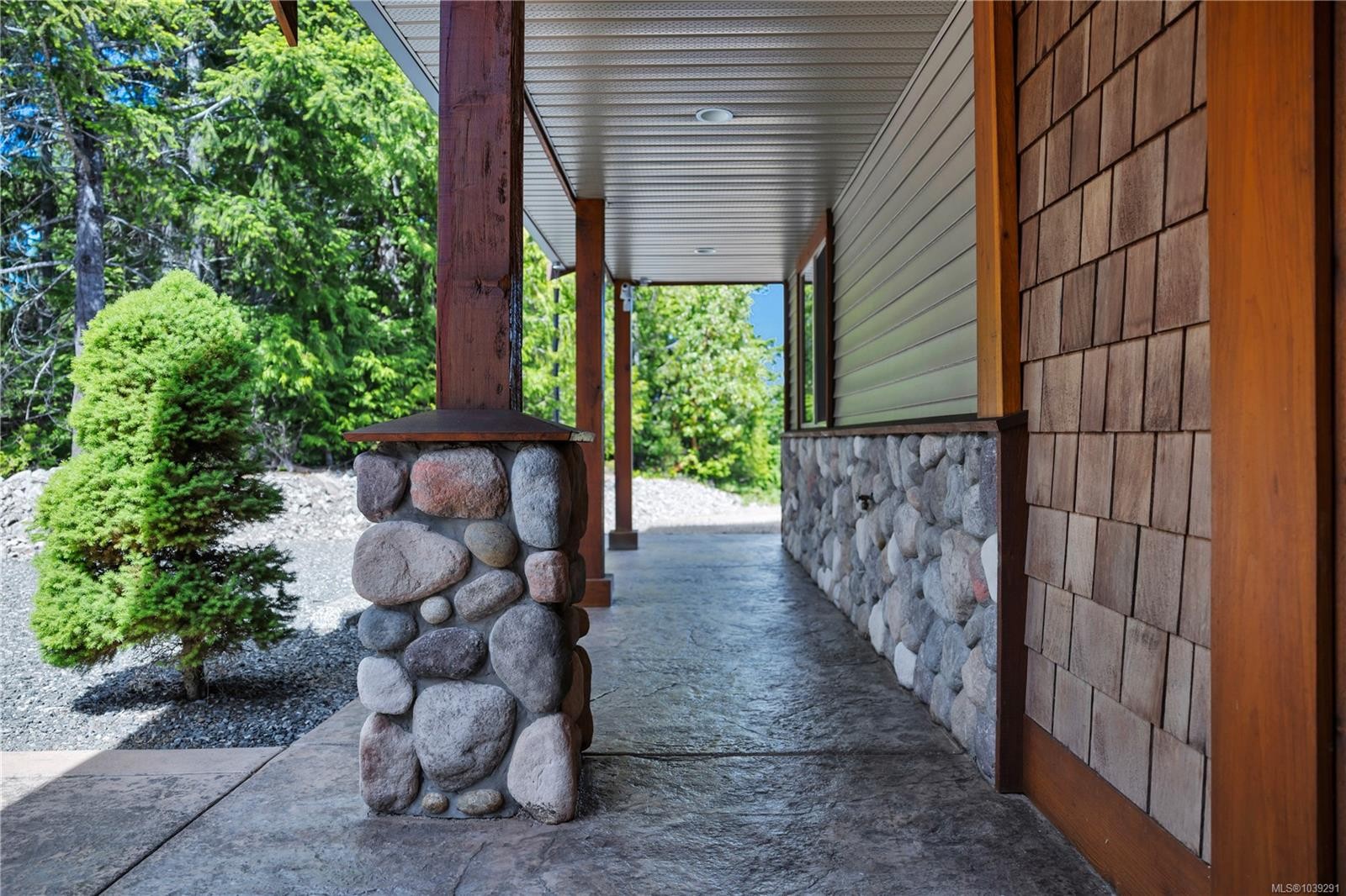 1680 Peligren Pl, Qualicum Beach, BC
