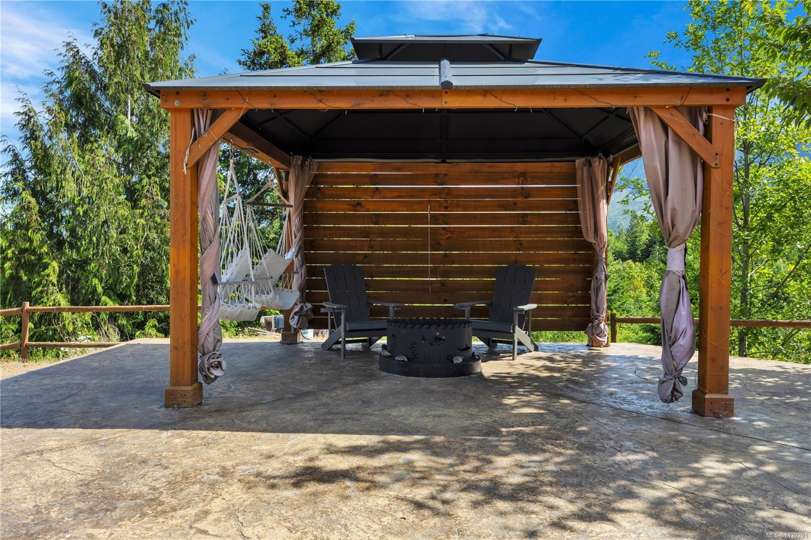 1680 Peligren Pl, Qualicum Beach, BC