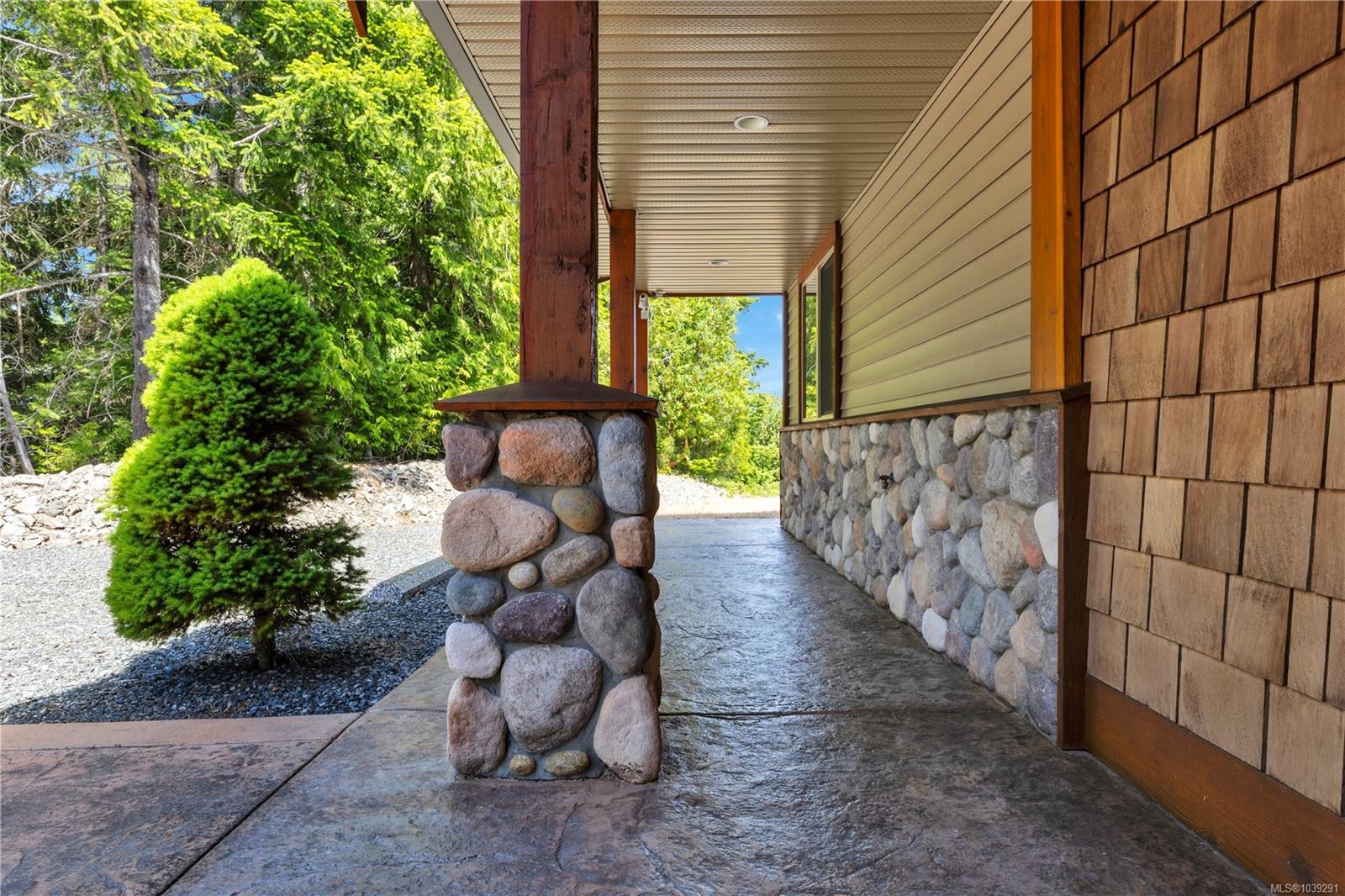 1680 Peligren Pl, Qualicum Beach, BC
