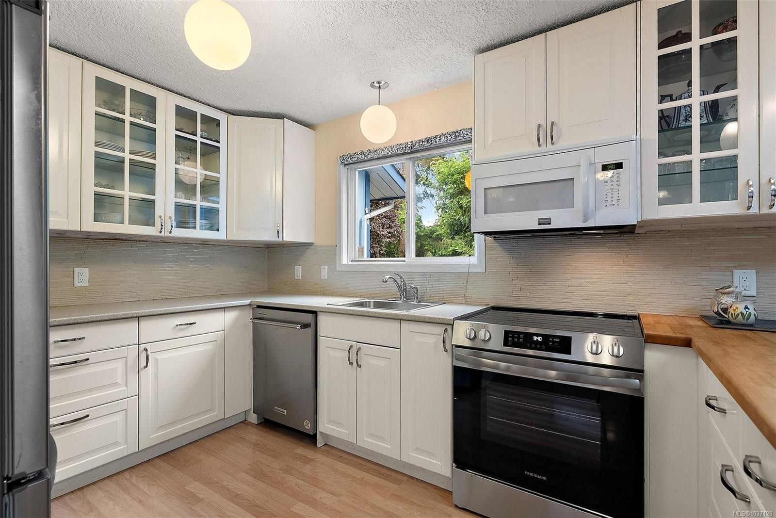 2428 Marlene Dr, Colwood, BC