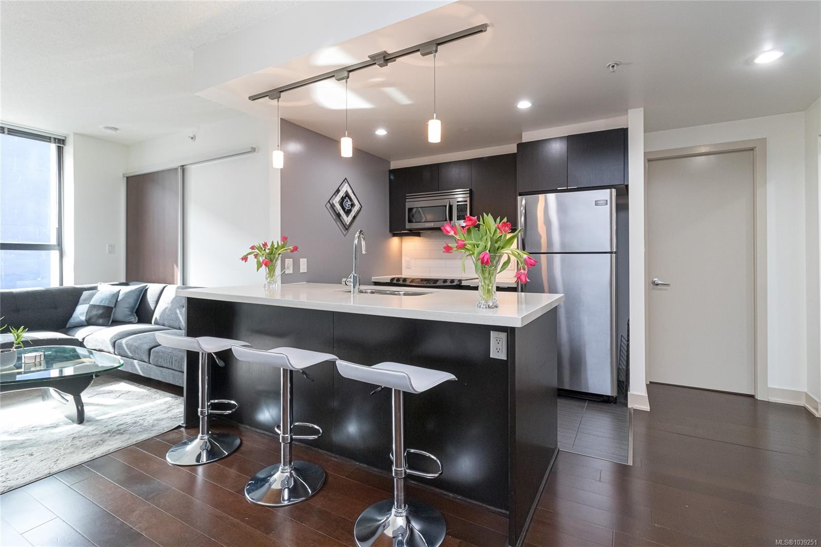 #204-760 Johnson St, Victoria, BC