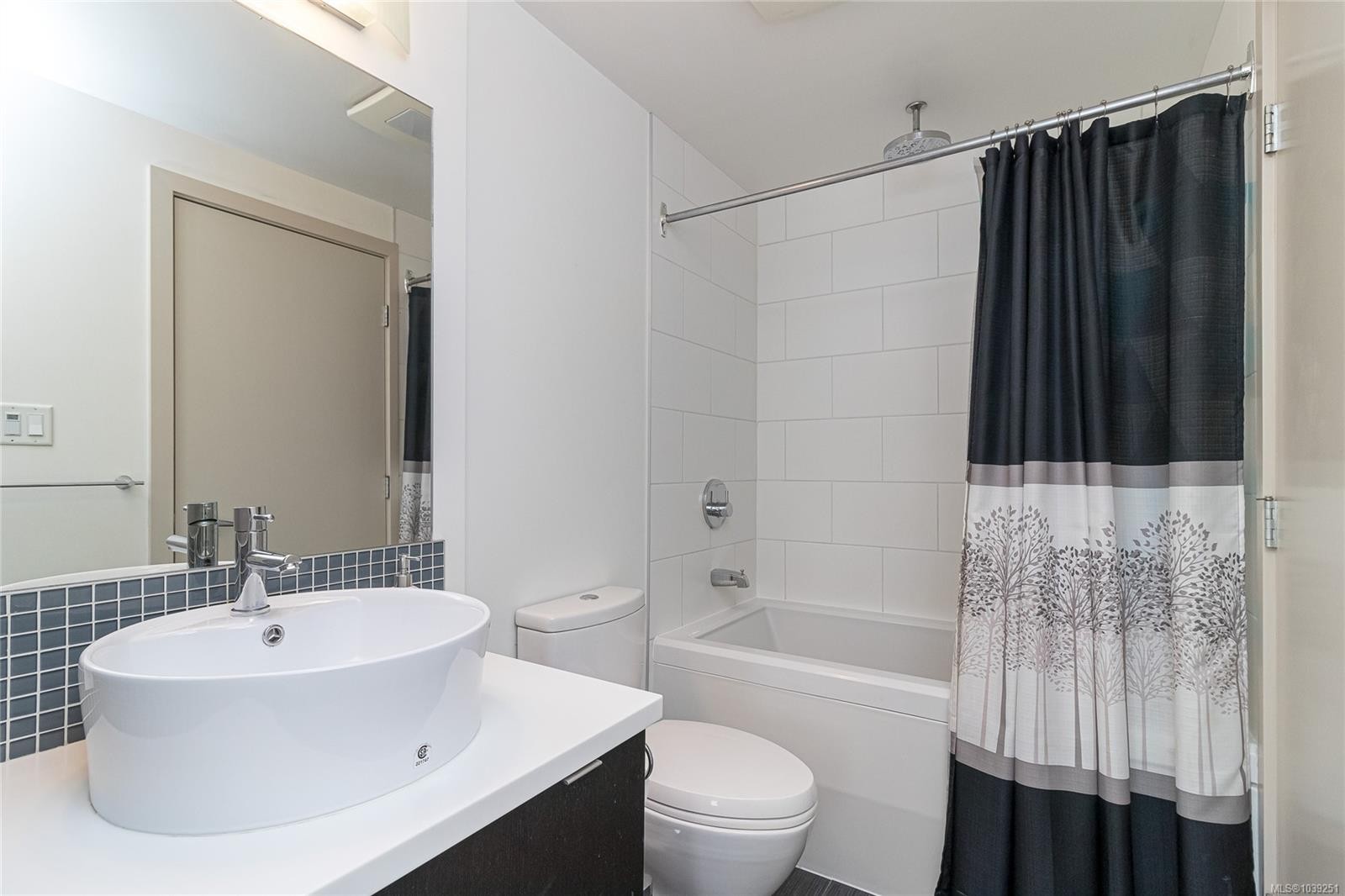#204-760 Johnson St, Victoria, BC