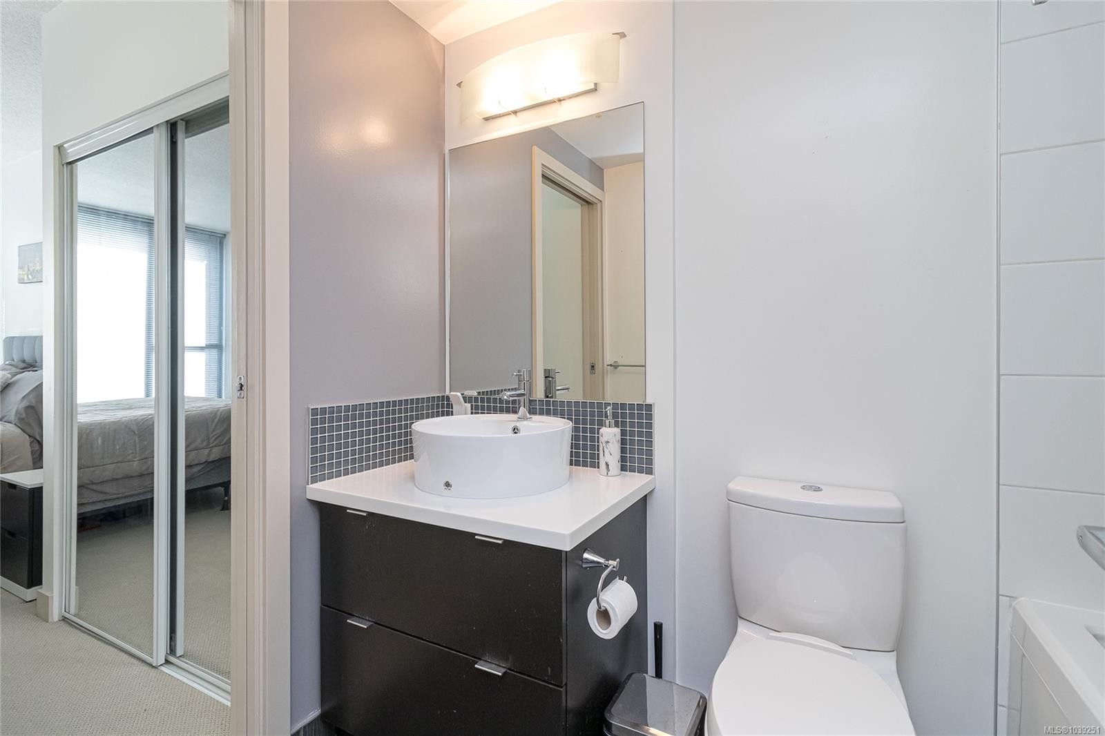 #204-760 Johnson St, Victoria, BC