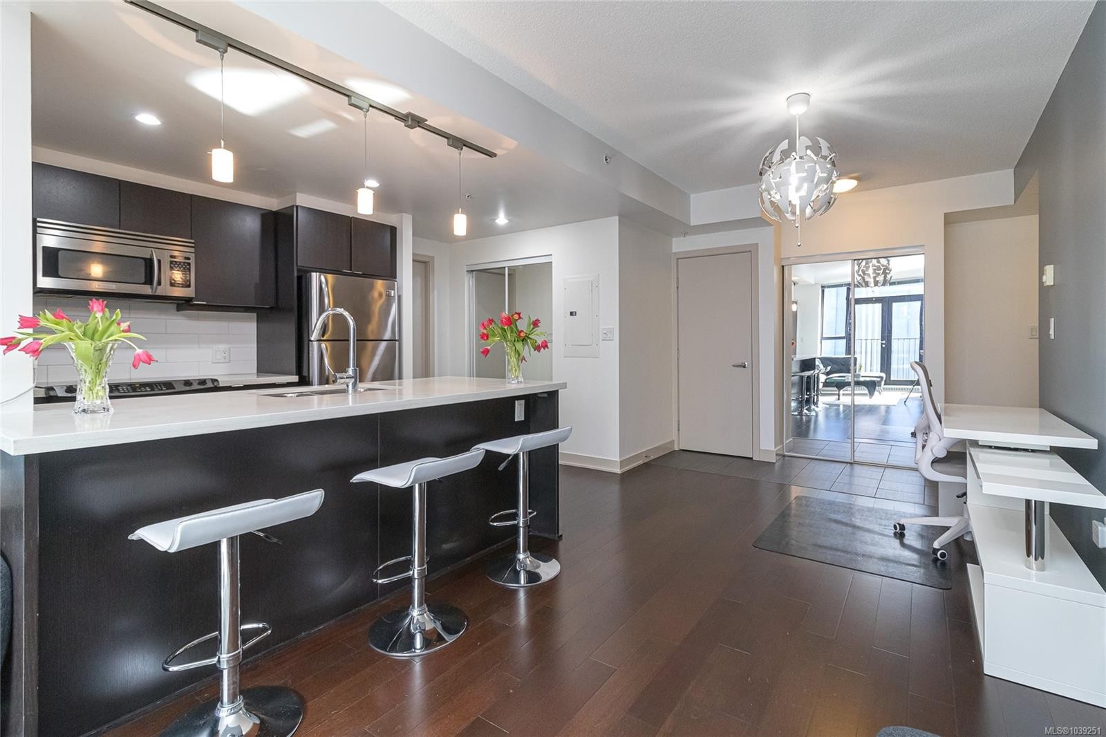 #204-760 Johnson St, Victoria, BC