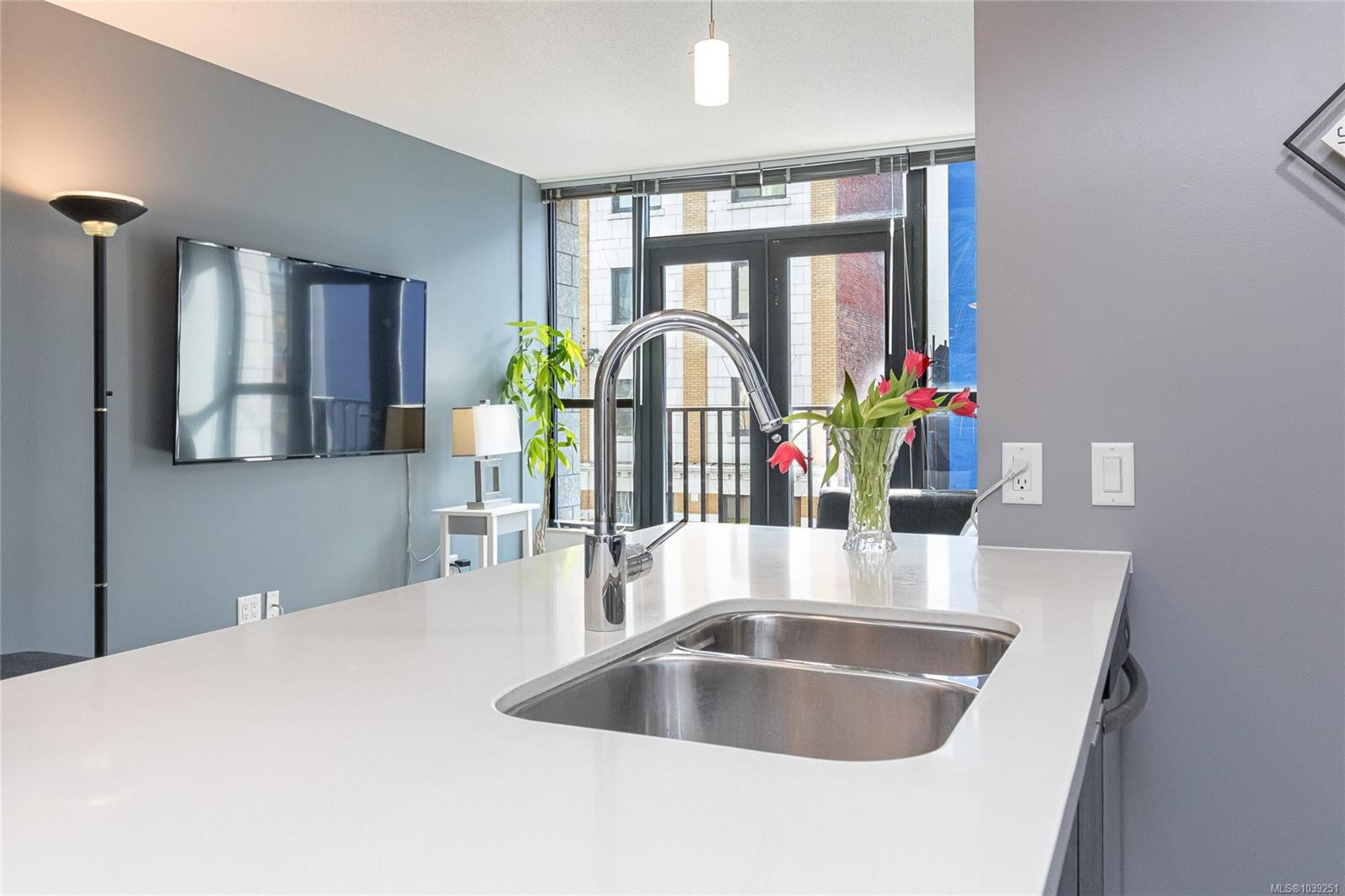 #204-760 Johnson St, Victoria, BC