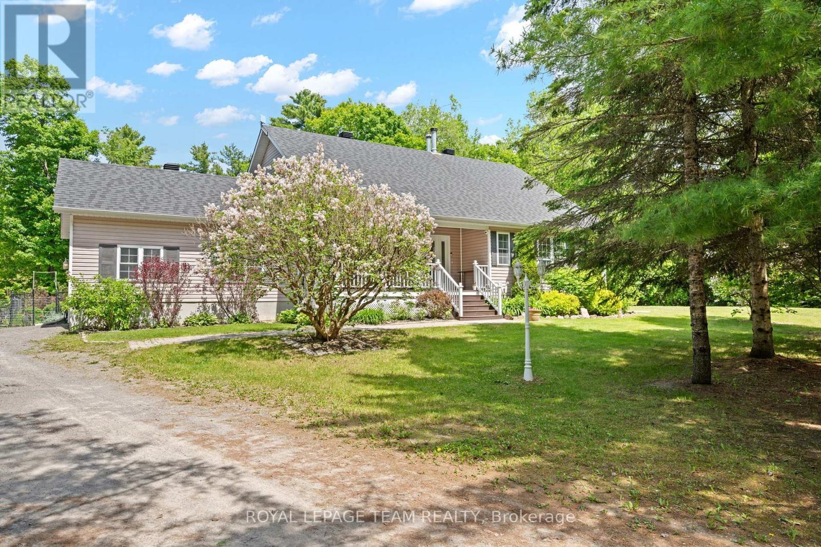 5040 Stonecrest Road, Ottawa, ON - Outdoor