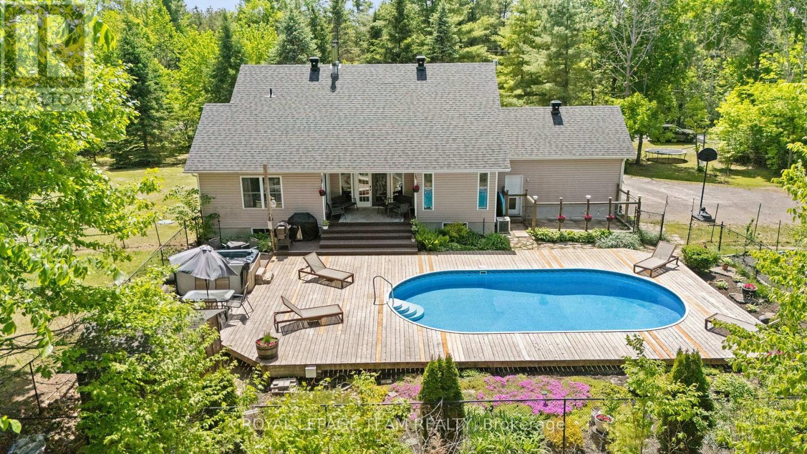 5040 Stonecrest Road, Ottawa, ON - Outdoor With In Ground Pool With Deck Patio Veranda