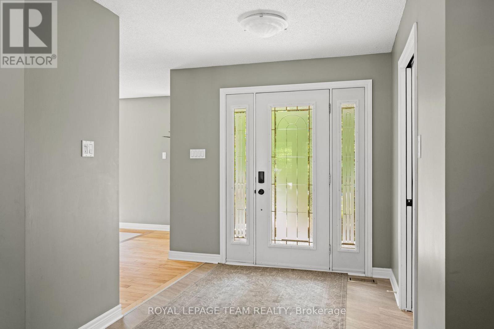 5040 Stonecrest Road, Ottawa, ON - Indoor Photo Showing Other Room