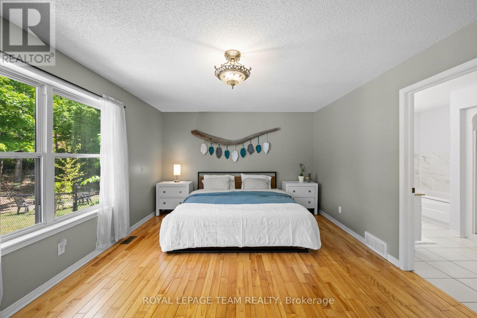 5040 Stonecrest Road, Ottawa, ON - Indoor Photo Showing Bedroom