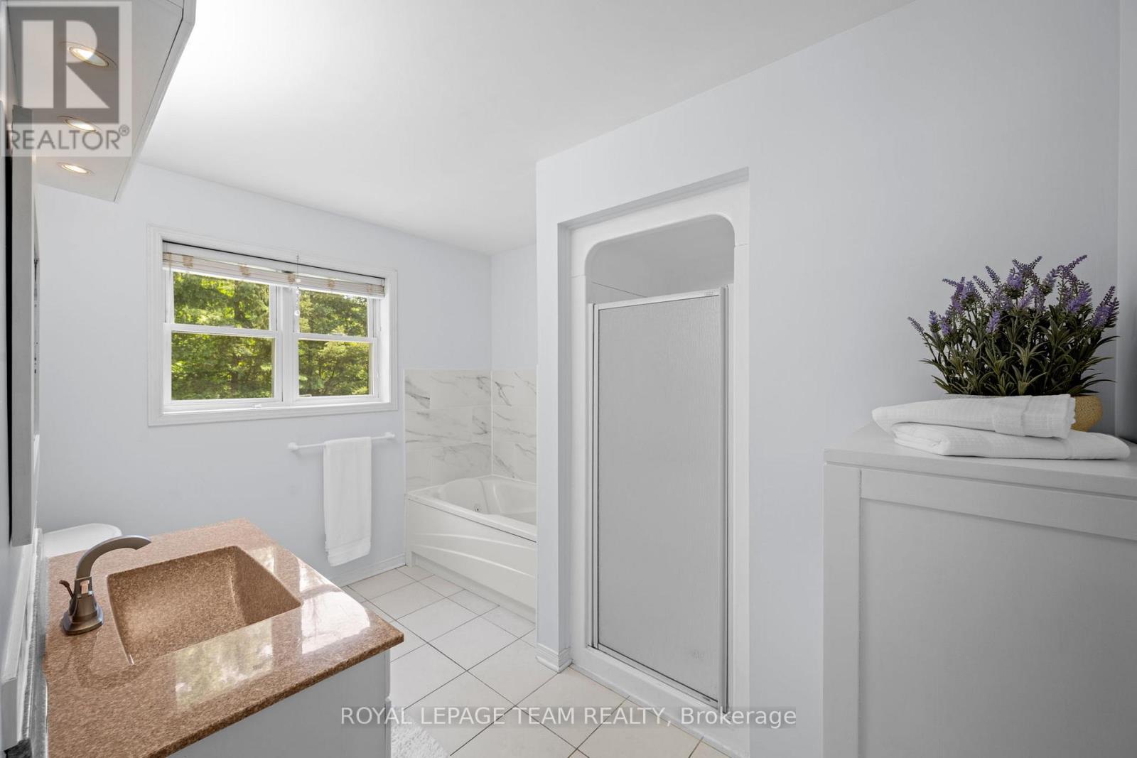 5040 Stonecrest Road, Ottawa, ON - Indoor Photo Showing Other Room