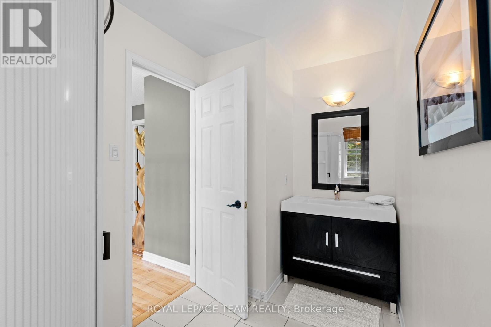 5040 Stonecrest Road, Ottawa, ON - Indoor Photo Showing Other Room