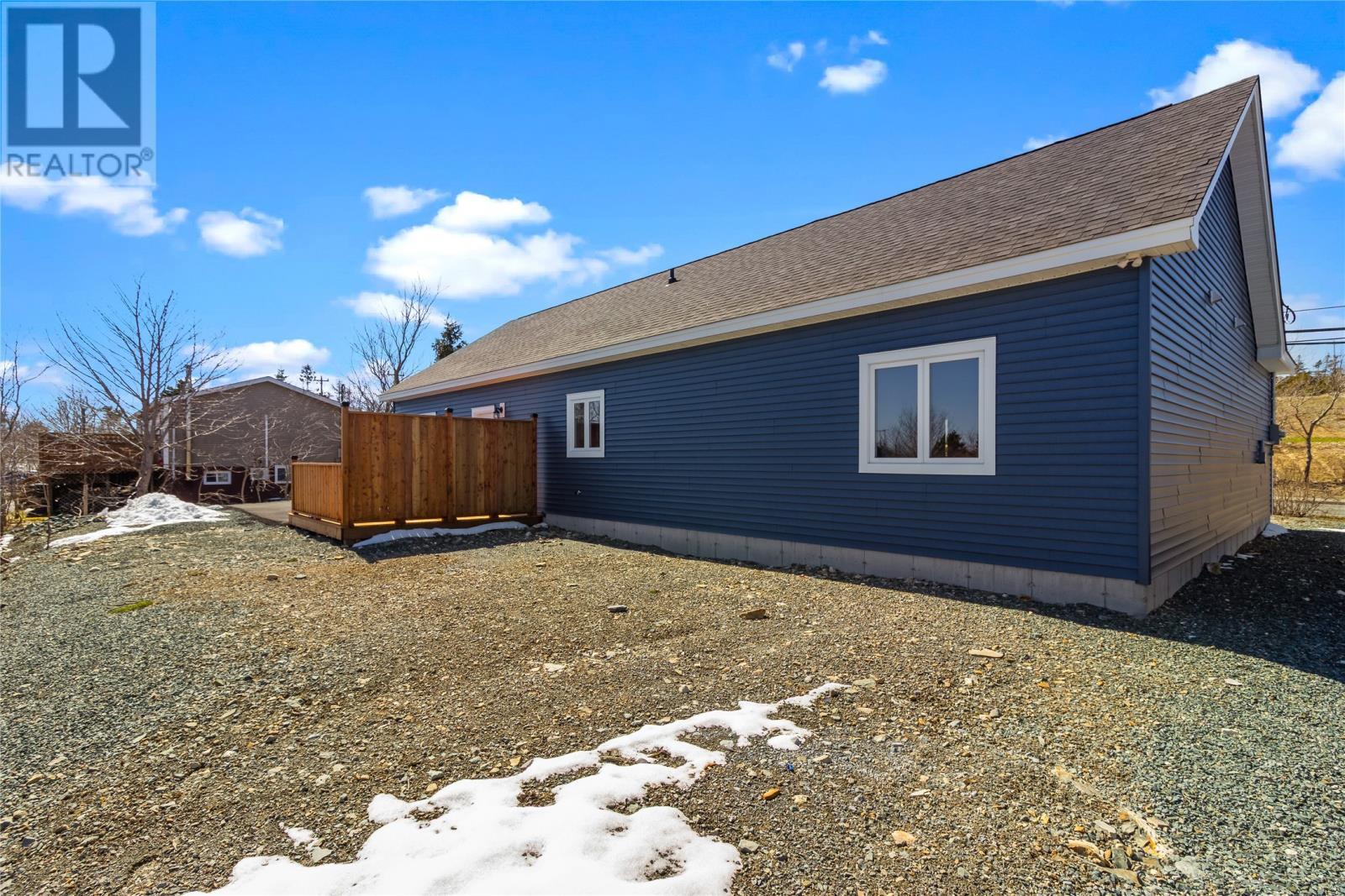 214 St.Thomas Line, Paradise, NL