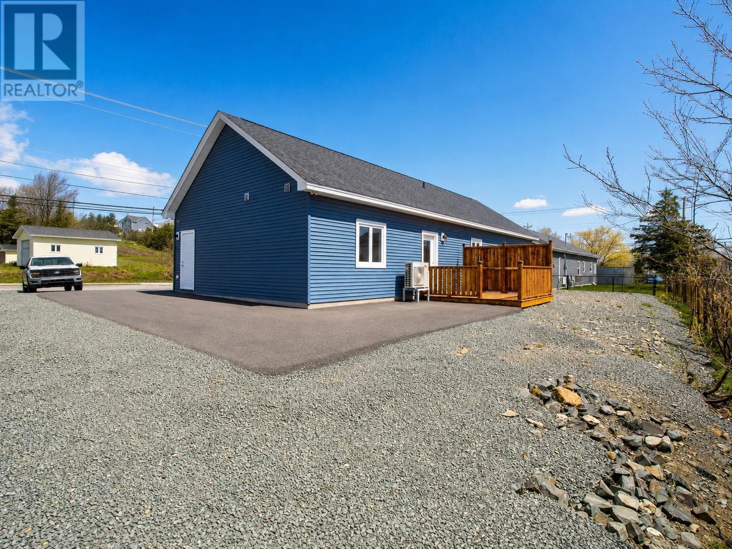 214 St.Thomas Line, Paradise, NL
