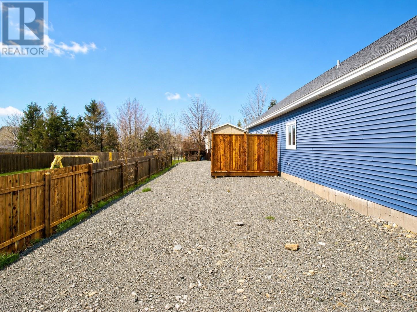 214 St.Thomas Line, Paradise, NL
