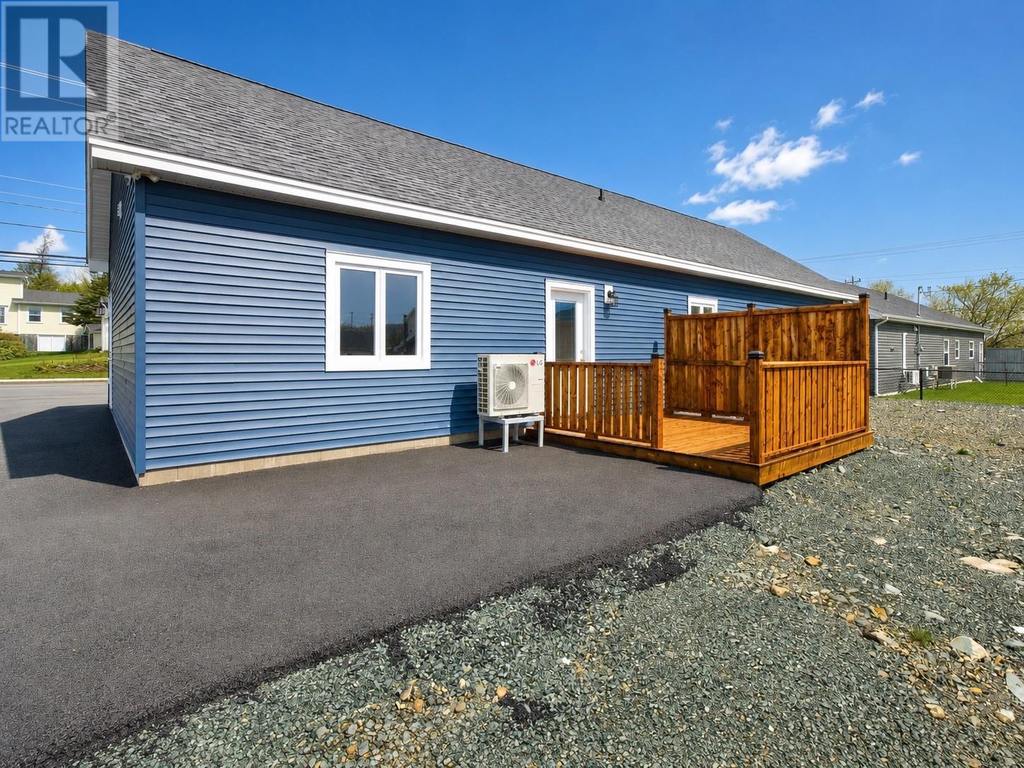 214 St.Thomas Line, Paradise, NL