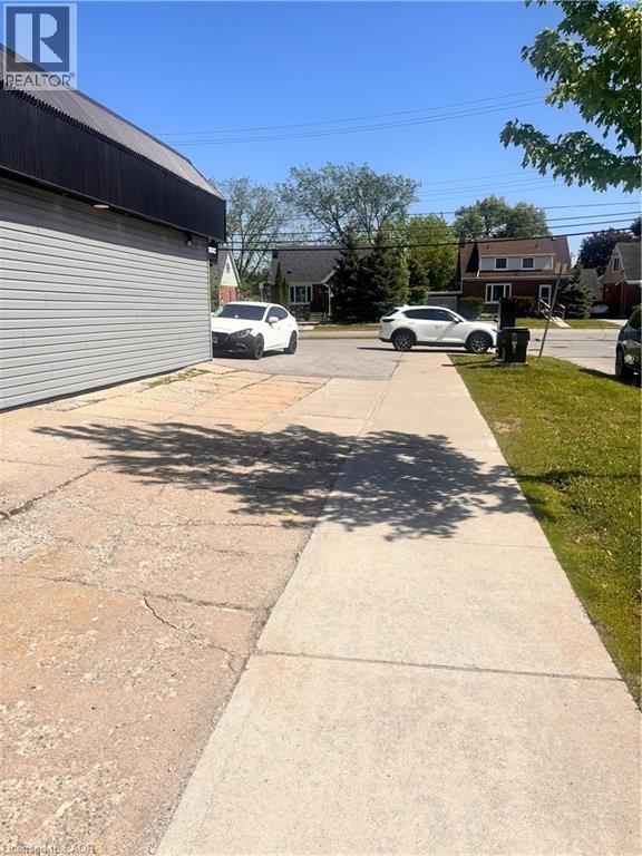 556 Stirling Avenue S, Kitchener, ON