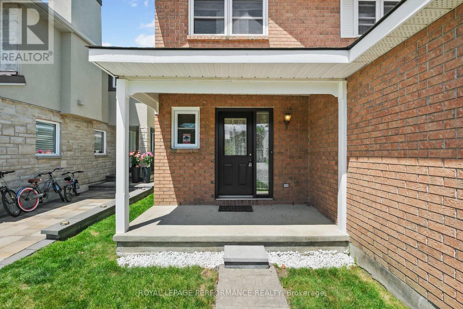 9 Saddle Crescent, Ottawa, ON