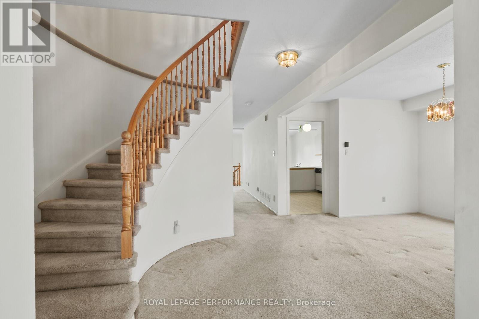 9 Saddle Crescent, Ottawa, ON