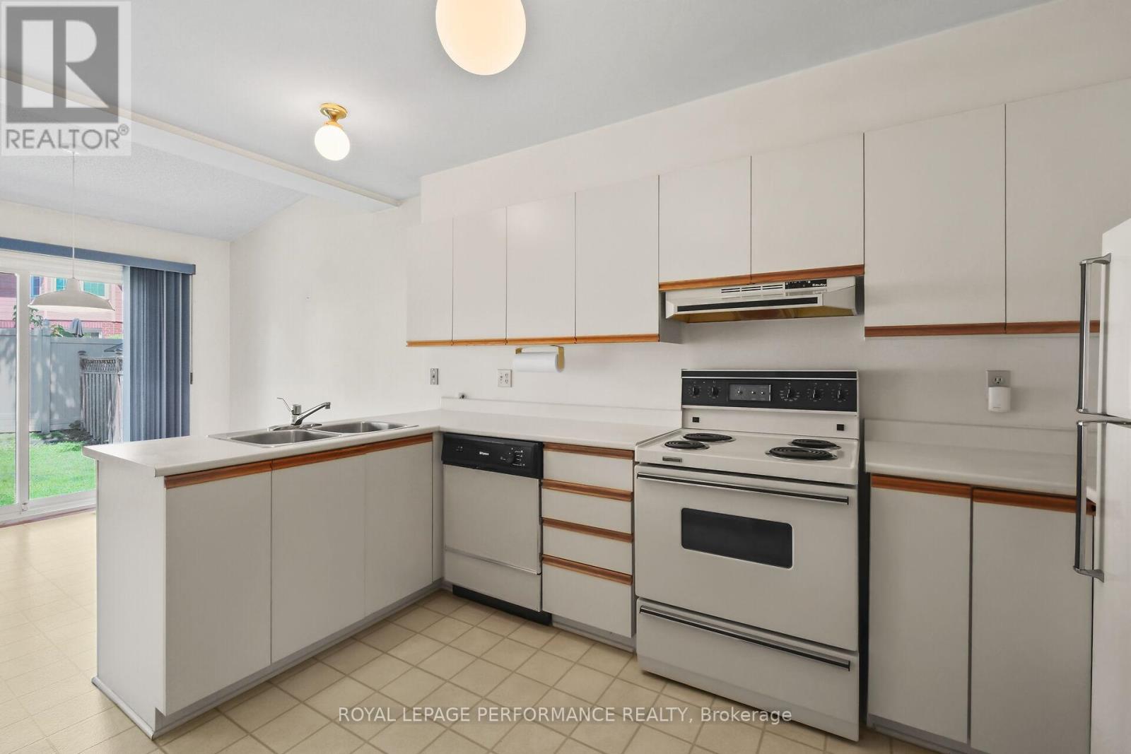 9 Saddle Crescent, Ottawa, ON