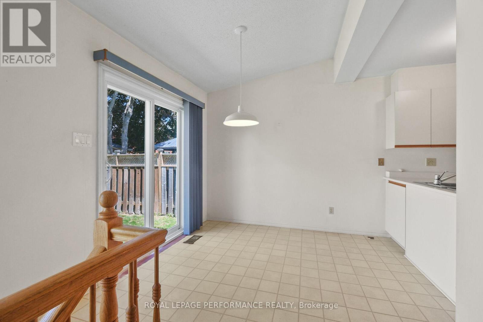 9 Saddle Crescent, Ottawa, ON
