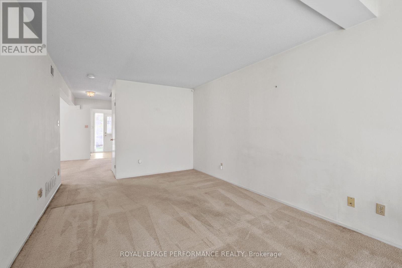 9 Saddle Crescent, Ottawa, ON