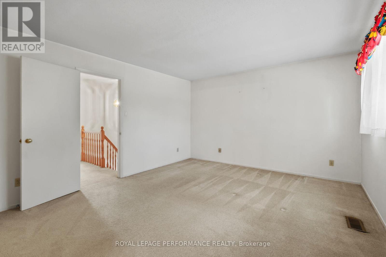 9 Saddle Crescent, Ottawa, ON