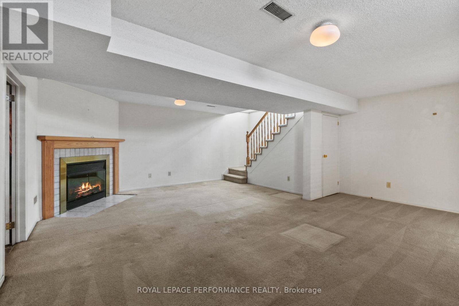 9 Saddle Crescent, Ottawa, ON