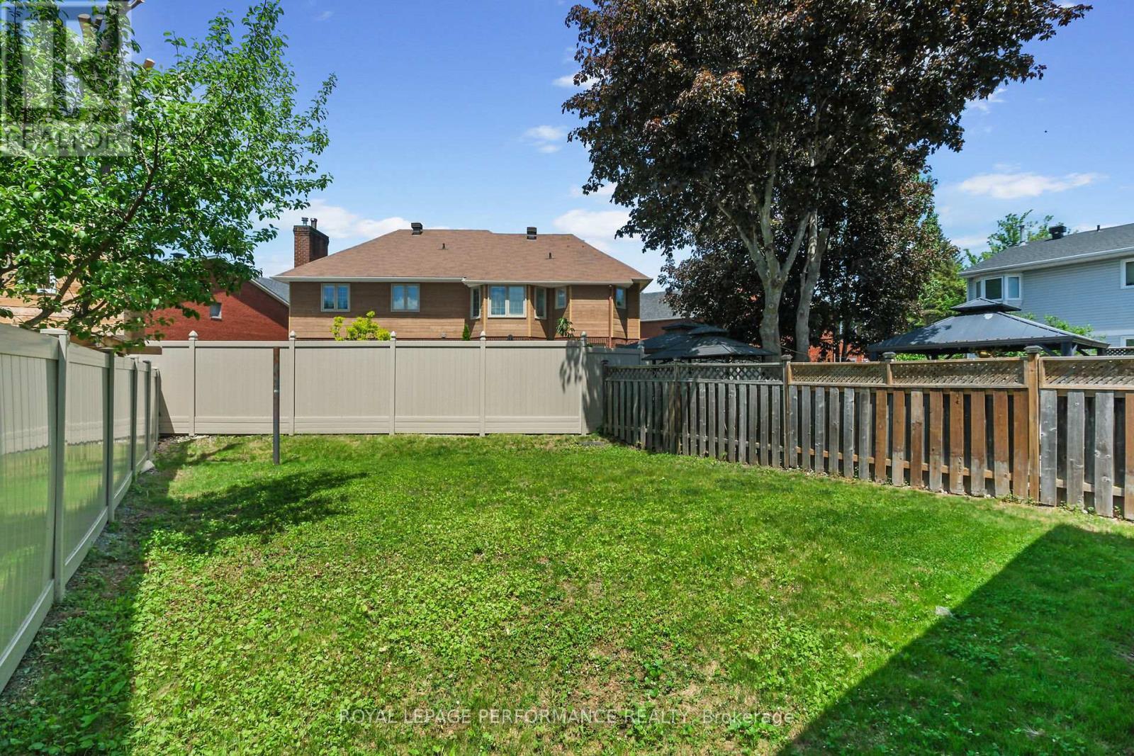 9 Saddle Crescent, Ottawa, ON