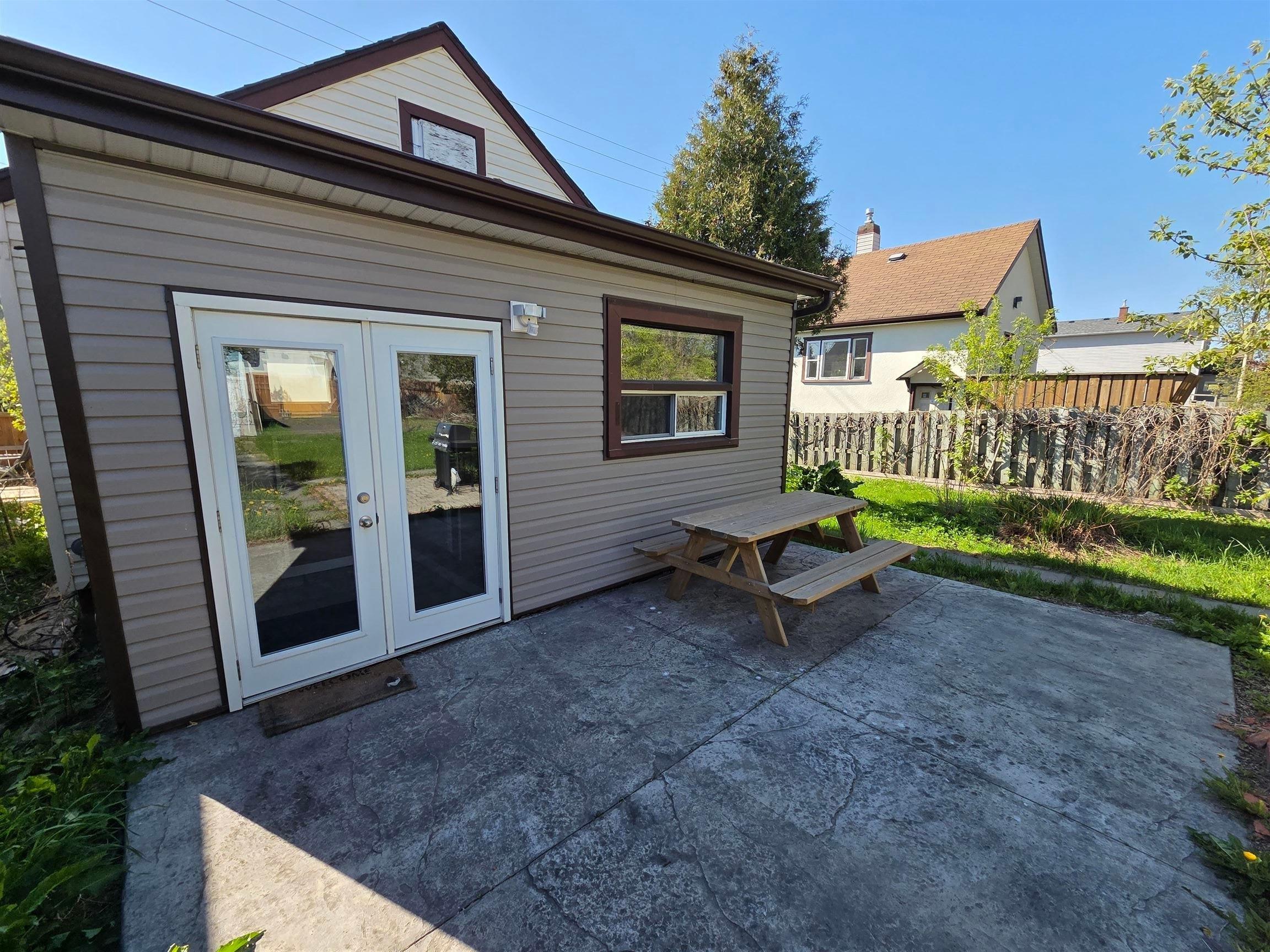 84 Machar Ave, Thunder Bay, ON