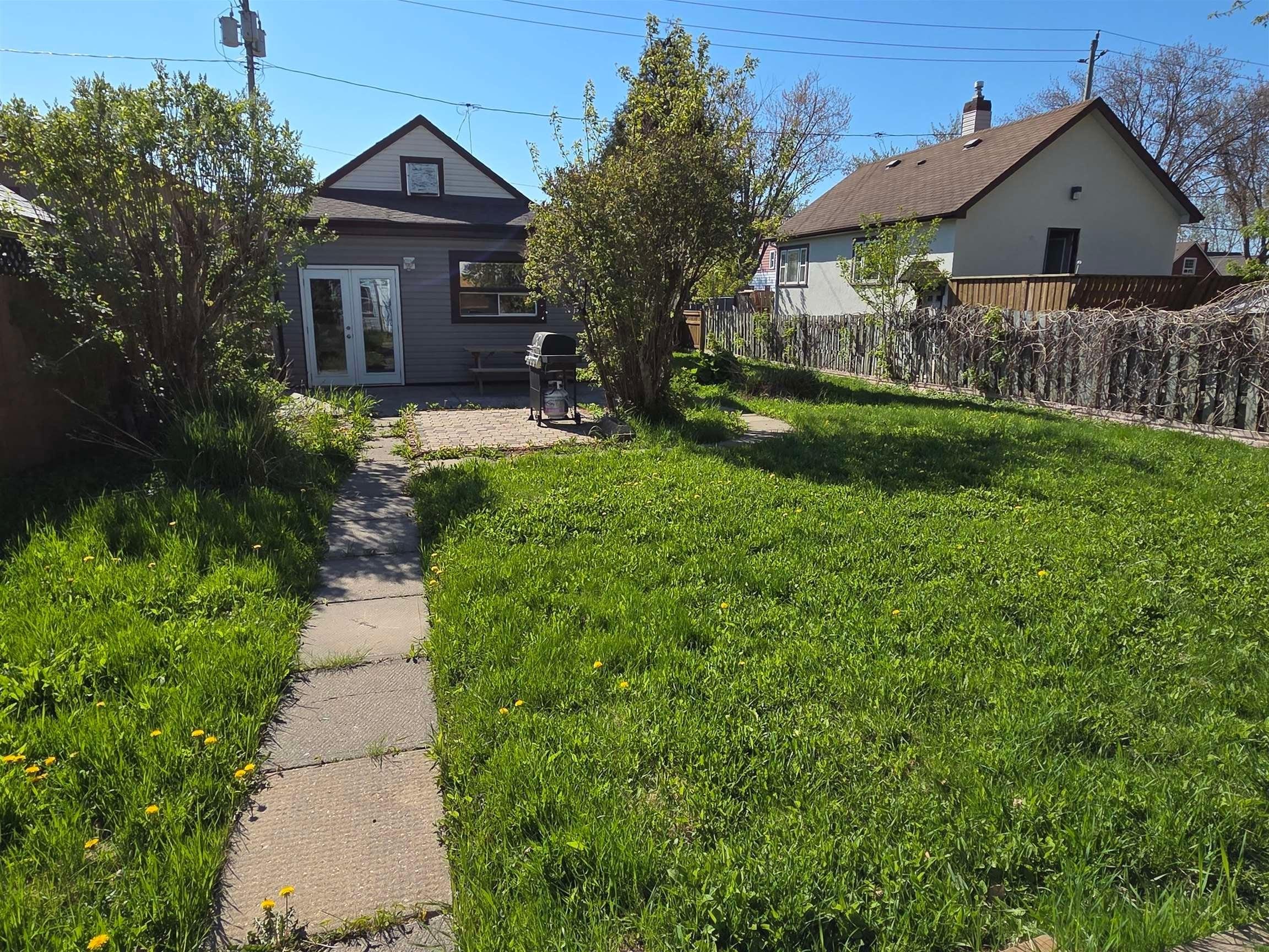 84 Machar Ave, Thunder Bay, ON