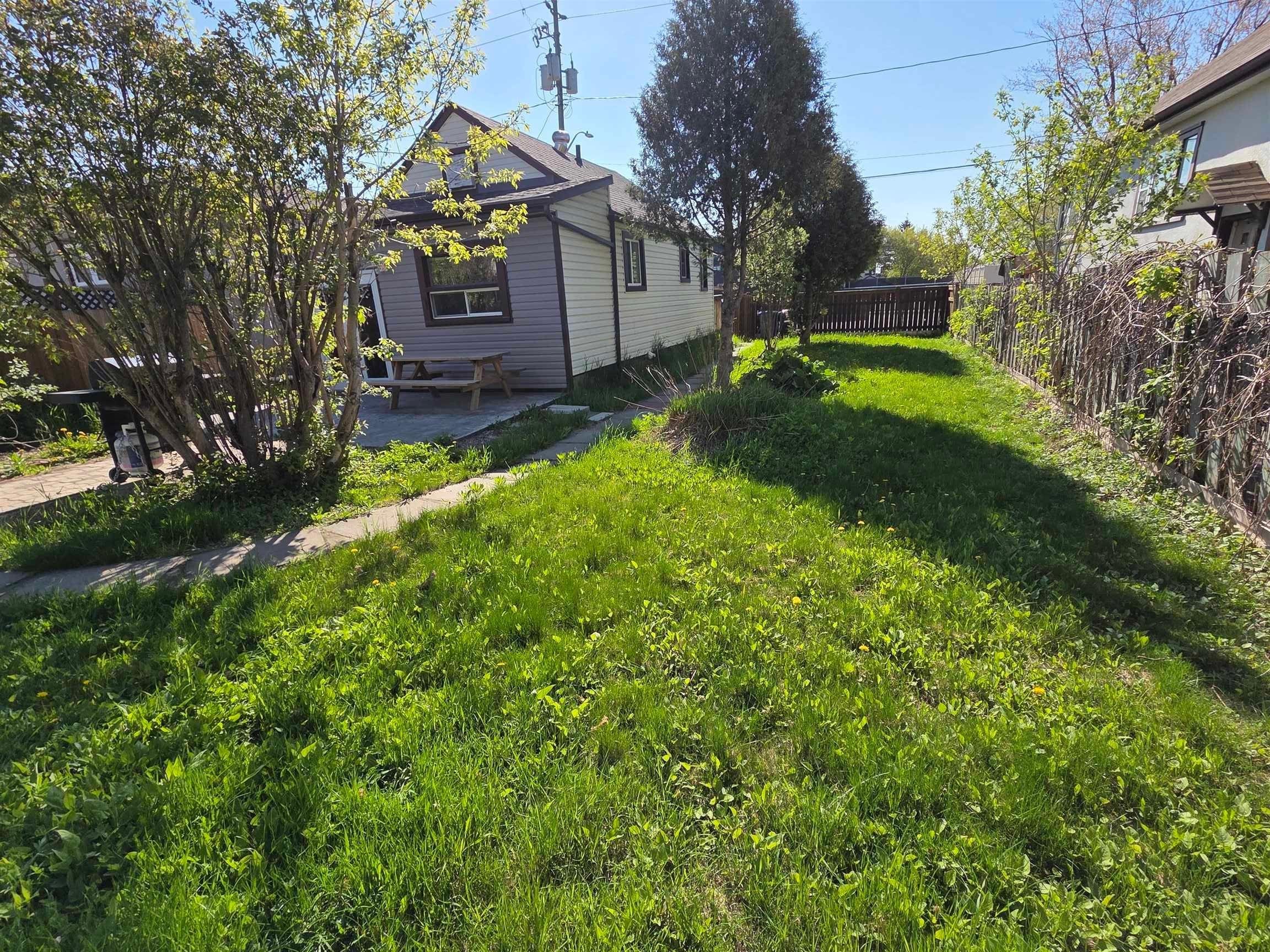 84 Machar Ave, Thunder Bay, ON