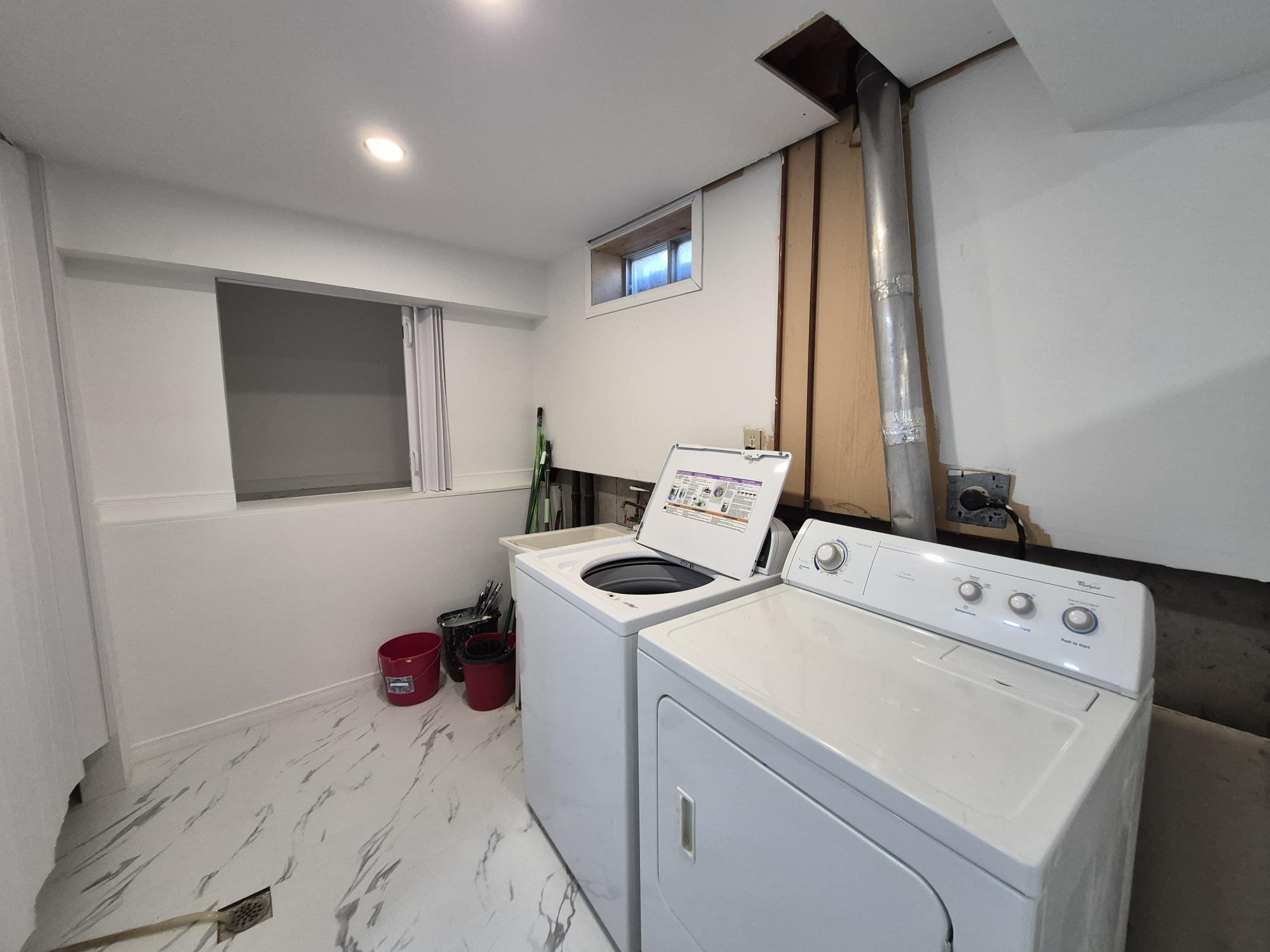 59 Hemlo Drive, Marathon, ON - Indoor Photo Showing Laundry Room