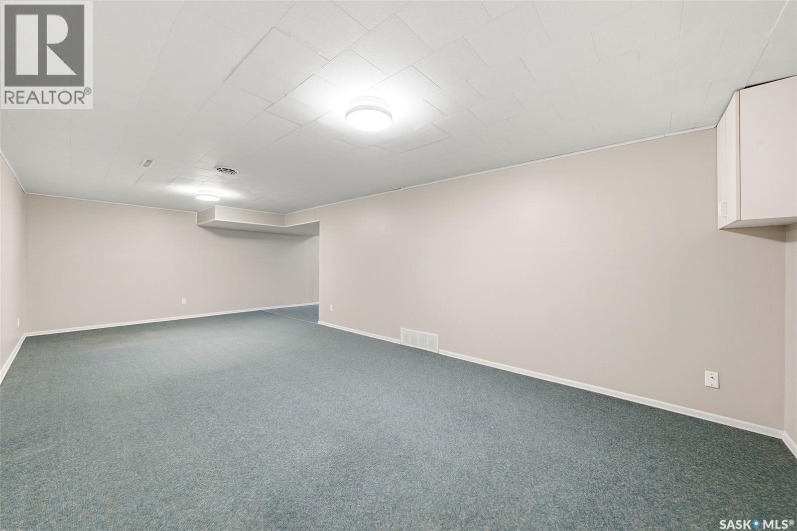33 Sparling Crescent, Saskatoon, SK - Indoor Photo Showing Other Room