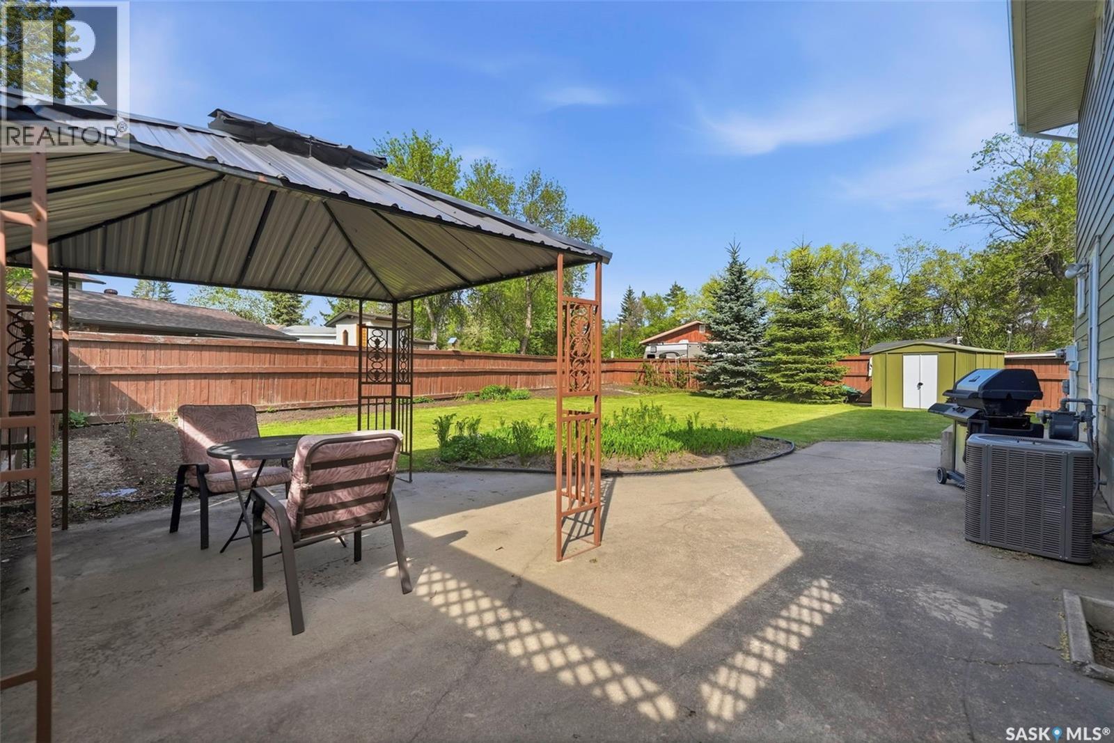 33 Sparling Crescent, Saskatoon, SK - Outdoor With Deck Patio Veranda