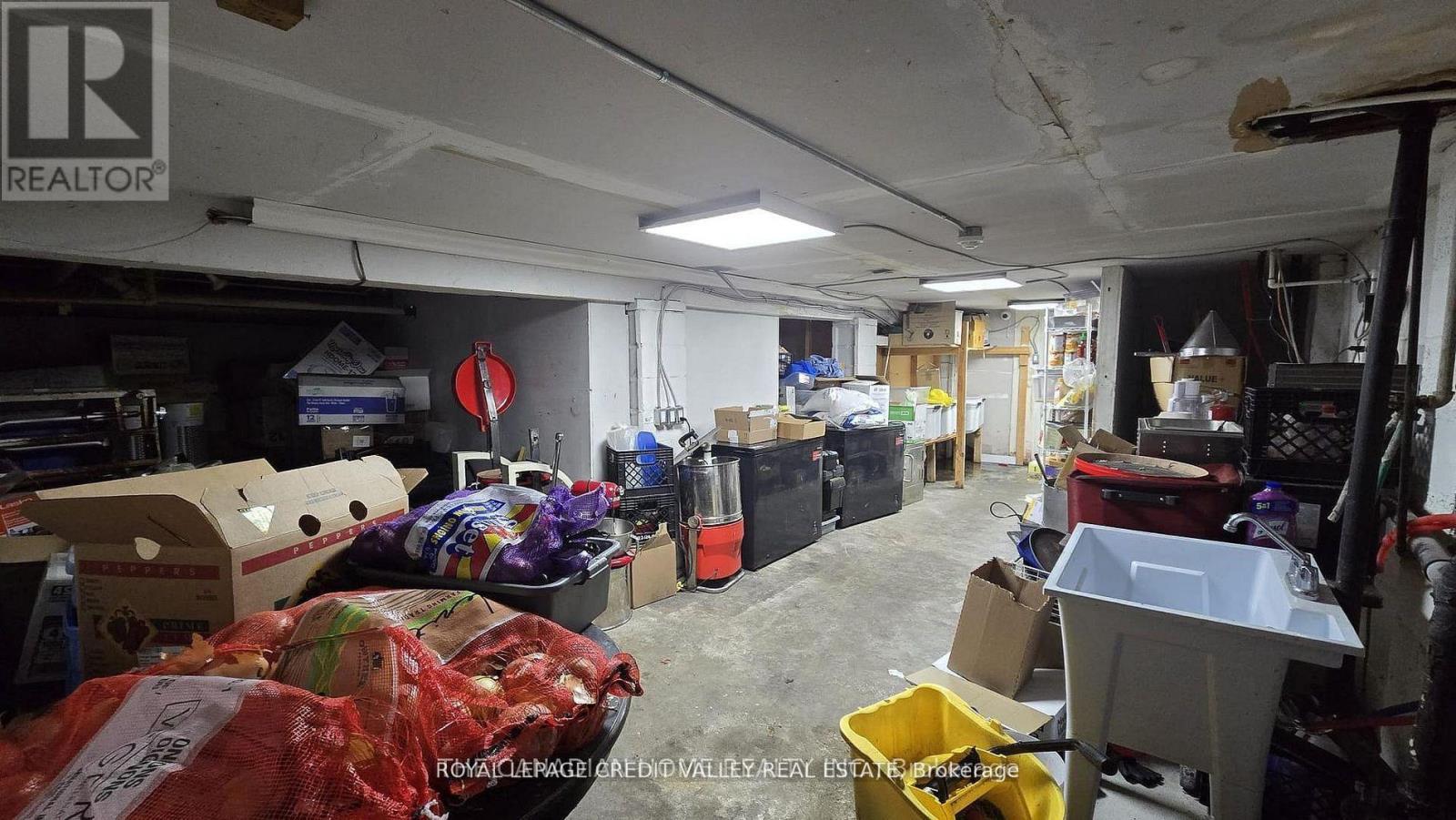 1443 Main Street E, Hamilton, ON