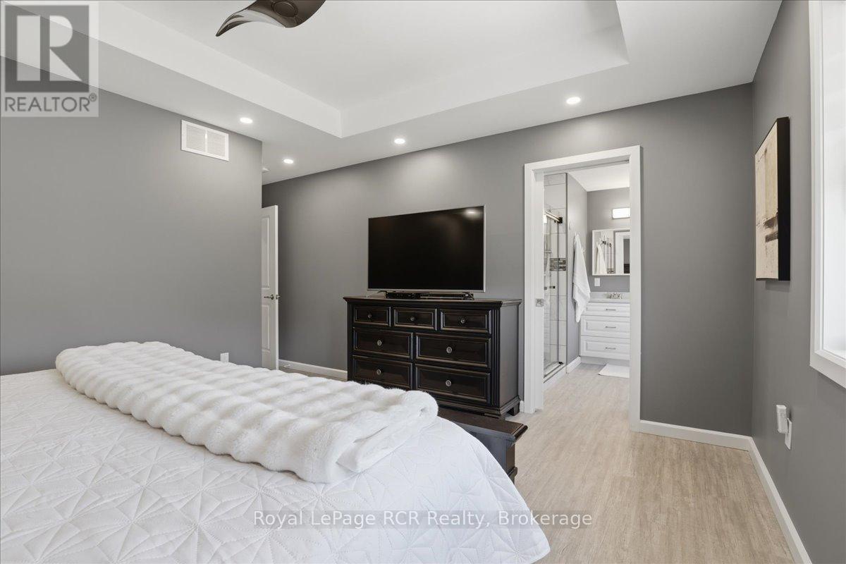 6442 Given Road, Minto, ON - Indoor Photo Showing Bedroom