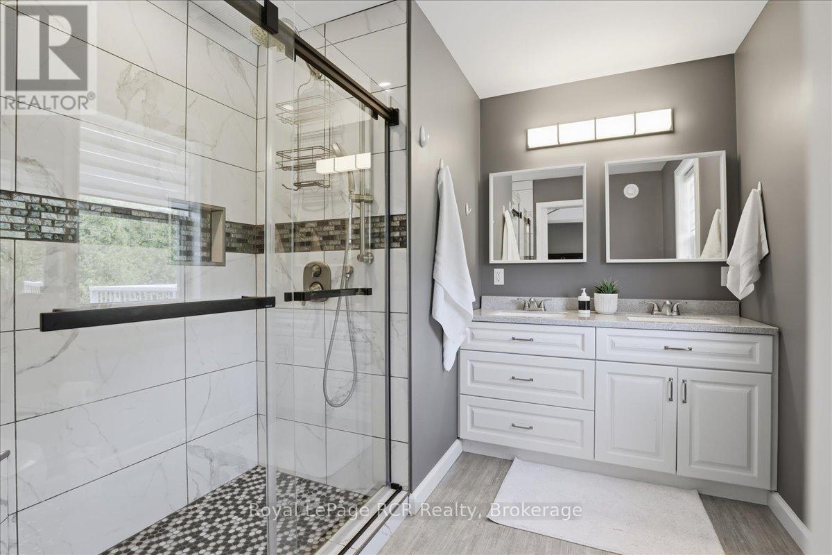 6442 Given Road, Minto, ON - Indoor Photo Showing Bathroom