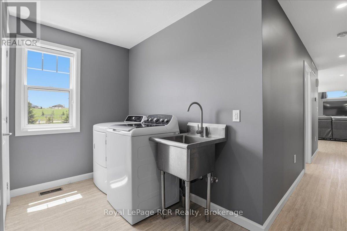 6442 Given Road, Minto, ON - Indoor Photo Showing Laundry Room