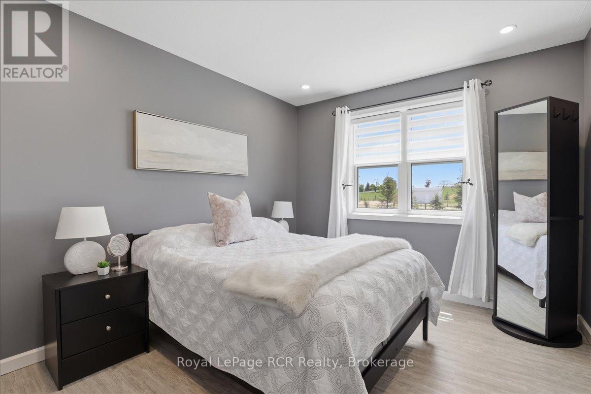6442 Given Road, Minto, ON - Indoor Photo Showing Bedroom