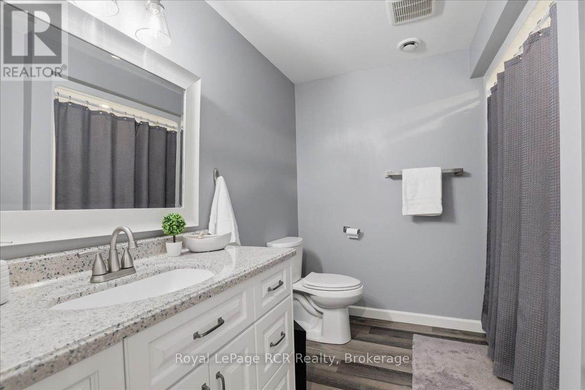 6442 Given Road, Minto, ON - Indoor Photo Showing Bathroom