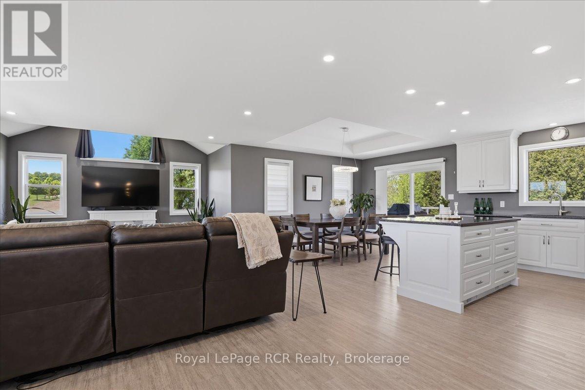 6442 Given Road, Minto, ON - Indoor Photo Showing Other Room