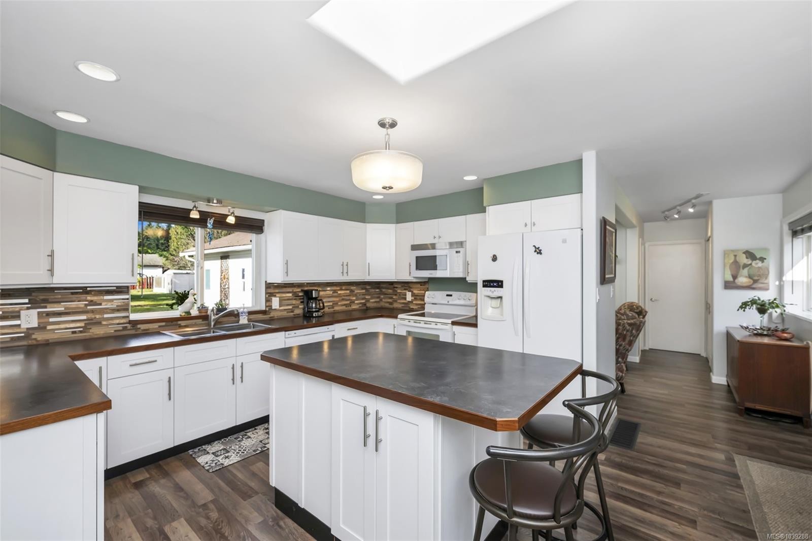 7220 Walton Rd, Honeymoon Bay, BC