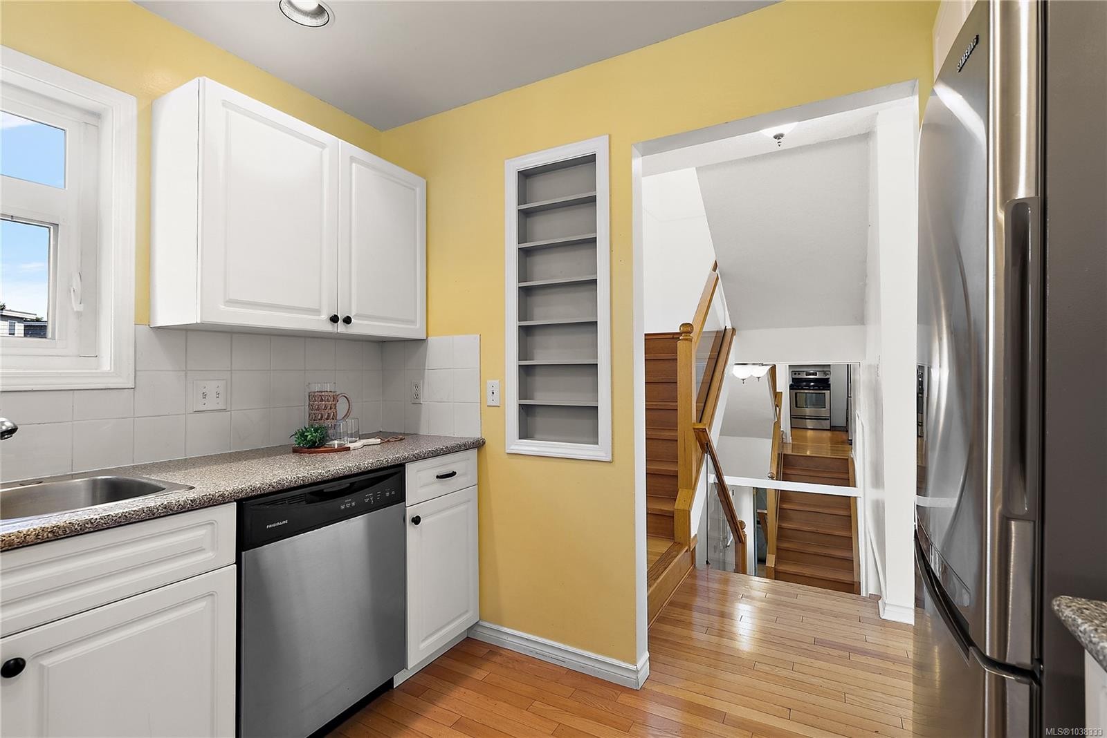 #4-108 Dallas Rd, Victoria, BC