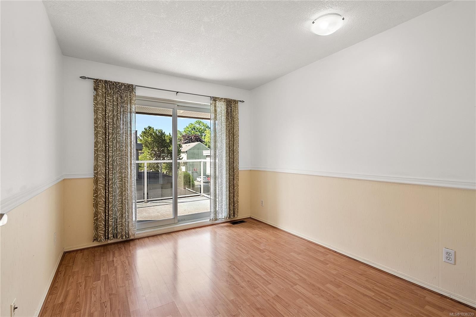 #4-108 Dallas Rd, Victoria, BC