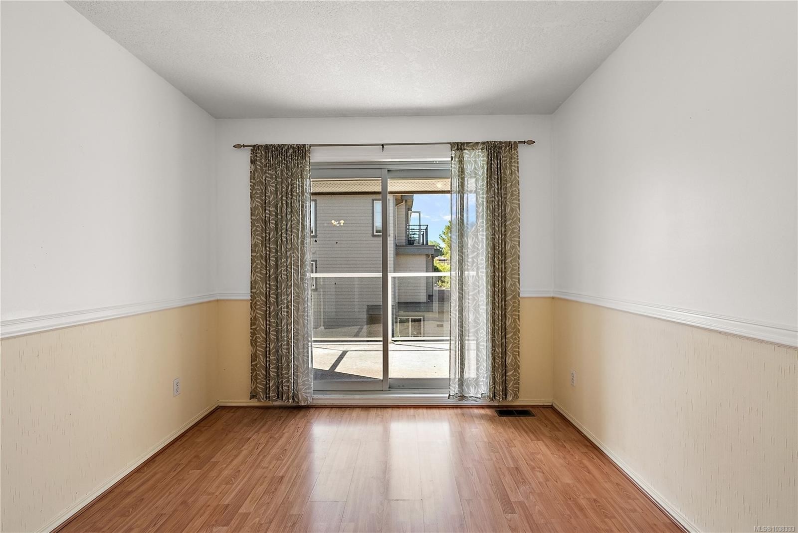 #4-108 Dallas Rd, Victoria, BC
