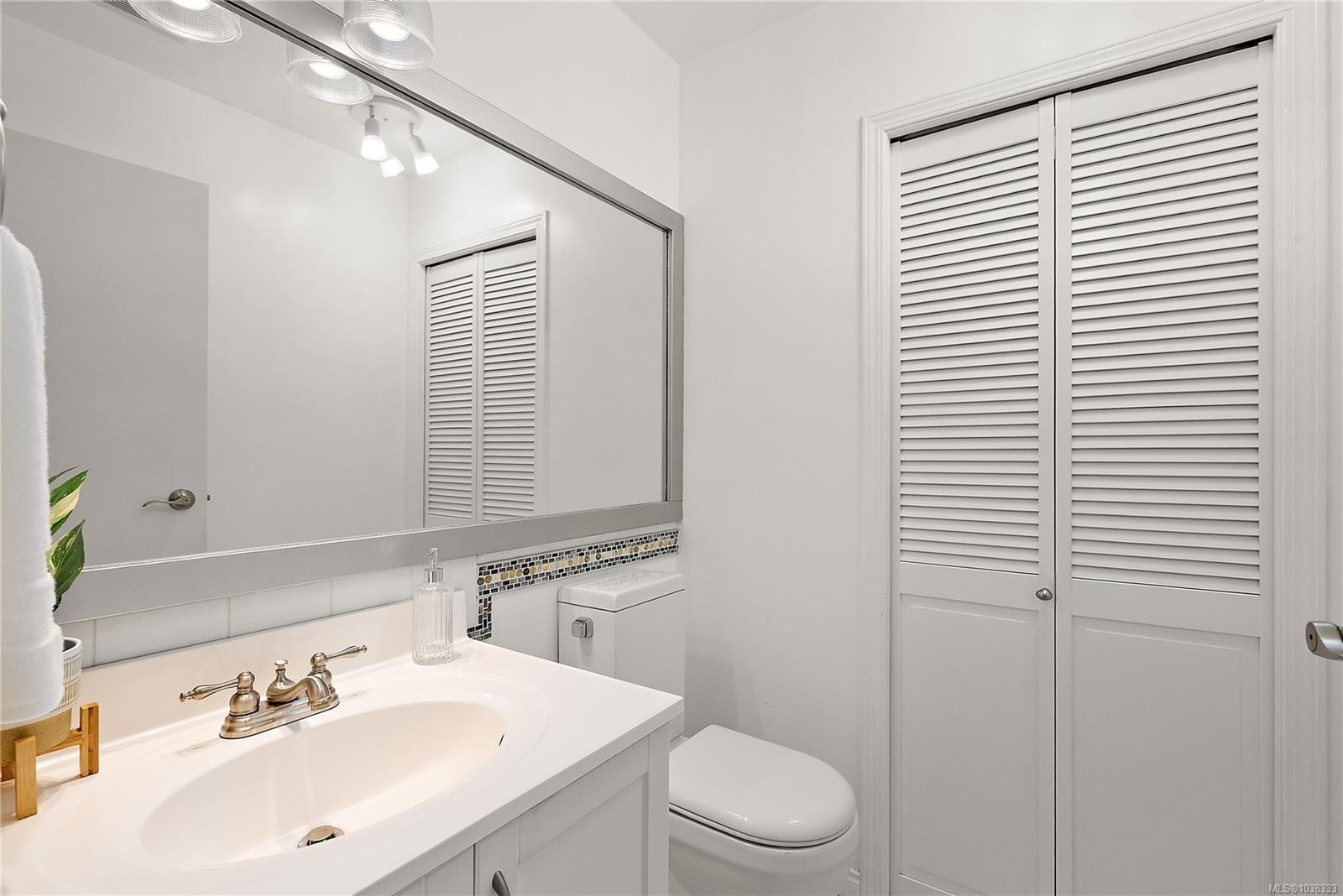#4-108 Dallas Rd, Victoria, BC