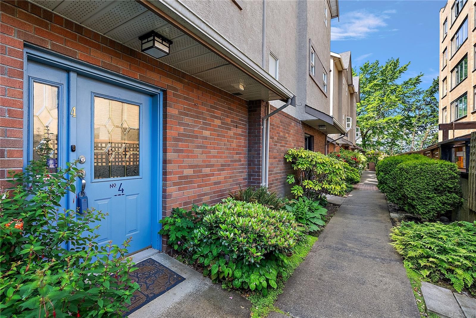 #4-108 Dallas Rd, Victoria, BC