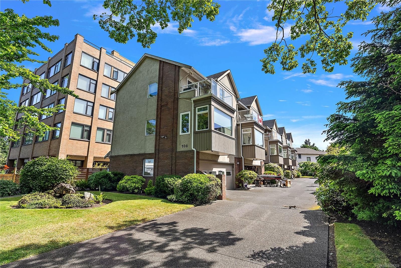 #4-108 Dallas Rd, Victoria, BC